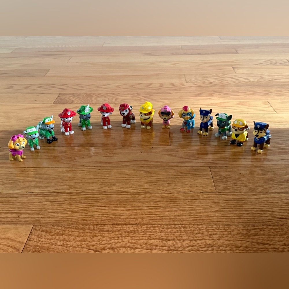 Paw patrol fire rescue team 14 figures Marshall, Rocky, Skye & more